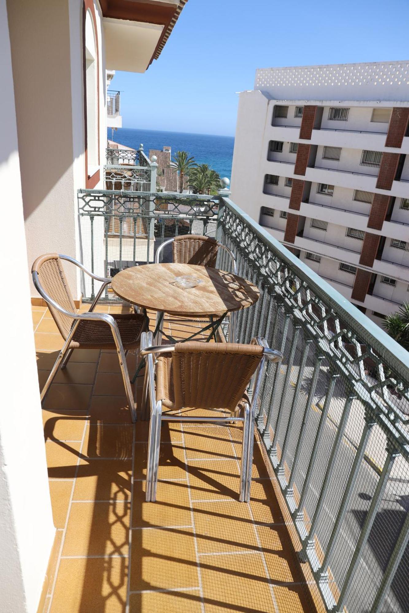 Apartamentos Latin Nerja Exterior photo
