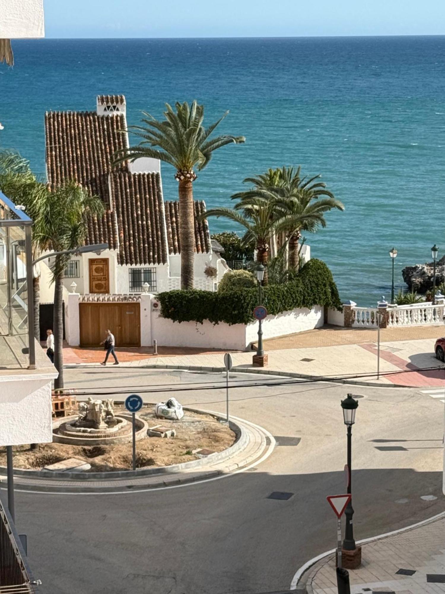 Apartamentos Latin Nerja Exterior photo