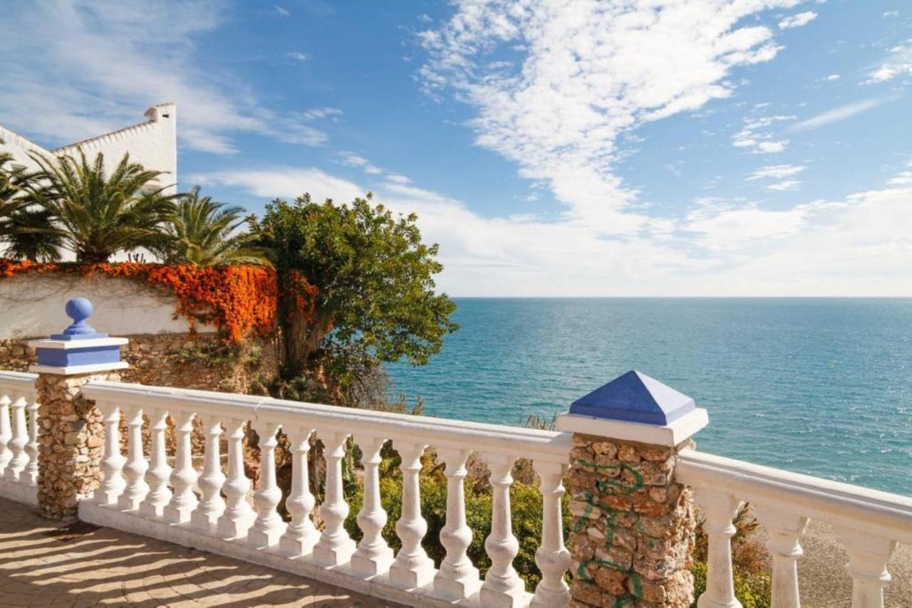 Apartamentos Latin Nerja Exterior photo