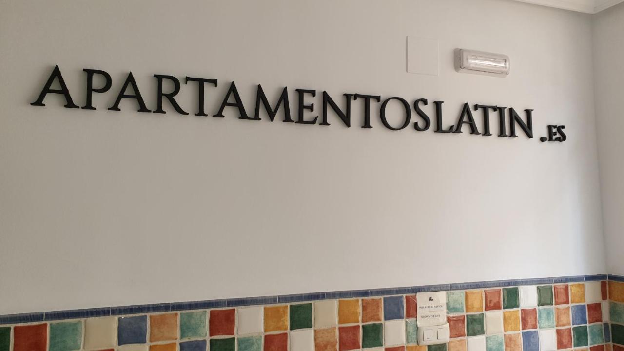 Apartamentos Latin Nerja Exterior photo
